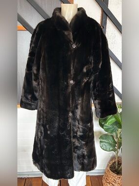 Vintage Custom-Made Dark Brown Faux Mink Fur Coat – Women’s Medium (Estimated)